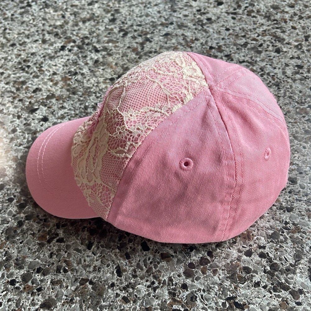 Ariat elastic back cap child’s pink with white lace‎ and logo on front . - Picture 5 of 14